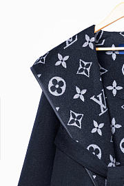  Louis Vuitton Signature Short Hooded Wrap Coat Black 1AJG96  - 3