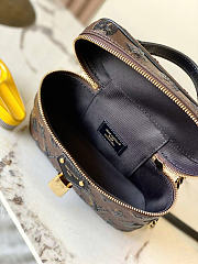 Louis Vuitton Vanity Chain Pouch M47125 7.5 x 4.5 x 2.6  inches - 6