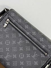 Louis Vuitton District PM Monogram Eclipse M46255 26 x 20 x 7 cm - 3
