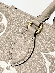 Louis Vuitton OnTheGo MM Tourterelle/Crème Bicolor Monogram Empreinte Leather M45494 35 x 27 x 14 cm - 4