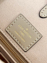 Louis Vuitton OnTheGo MM Tourterelle/Crème Bicolor Monogram Empreinte Leather M45494 35 x 27 x 14 cm - 3