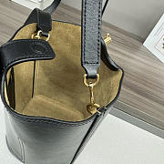 LOEWE mini sac seau Pebble en cuir Black 22937858 7.5