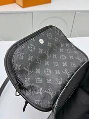 Louis Vuitton Pulse Messenger Monogram Eclipse M12681 26.6 x 17 x 11 cm - 5