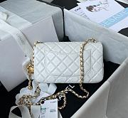 Chanel Mini Flap Bag Global Chain White Size 20 cm - 4