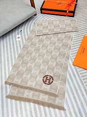 HERMES Scarf 20241015B1 Size 40x200cm Beige - 4