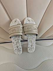 Dior Dway slides in white and gold - 4