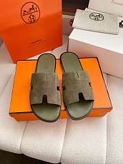 Hermès Izmir sandals in olive green suede - 5