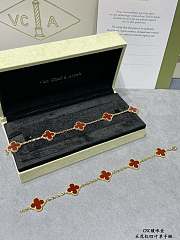 Van Cleef & Arpels (VCA) Five-Flower High-Grade Red Agate Four-Leaf Clover Bracelet - 2