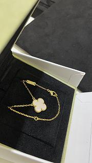 (VCA) Classic White Mother-of-Pearl Clover Gold Necklace - 4