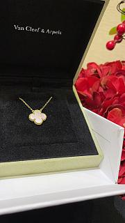 (VCA) Classic White Mother-of-Pearl Clover Gold Necklace - 2