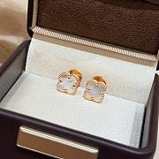 Vanka Mini White Mother-of-Pearl Clover Earrings - 3