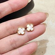 Vanka Mini White Mother-of-Pearl Clover Earrings - 5
