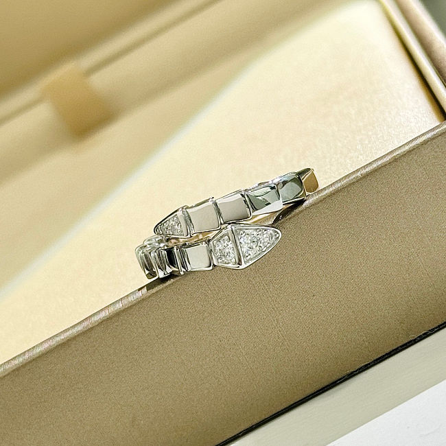 Bvlgari narrow-cut serpentine spring-plate ring  - 1
