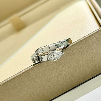 Bvlgari narrow-cut serpentine spring-plate ring 
