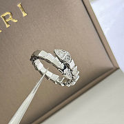 Bvlgari narrow-cut serpentine spring-plate ring  - 4
