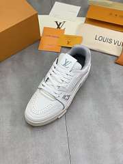 Louis Vuitton Trainer White Grey Signature 1A8WAY - 2