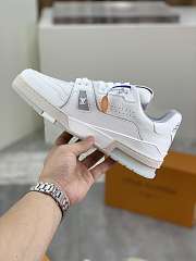 Louis Vuitton Trainer White Grey Signature 1A8WAY - 3