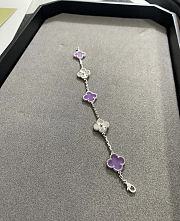 Van Cleef & Arpels VCA Laser-Engraved Violet Five-Flower Bracelet - 3