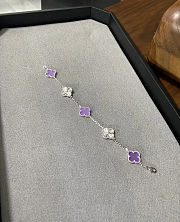 Van Cleef & Arpels VCA Laser-Engraved Violet Five-Flower Bracelet - 2