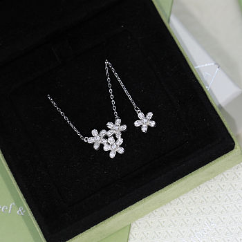 Van Cleef & Arpels Flower Necklace