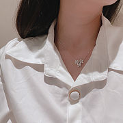 Van Cleef & Arpels Flower Necklace - 6