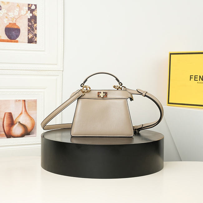 Fendi Peekaboo I see u beige handbag 20cm - 1