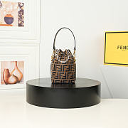 Fendi Mon Tresor bucket bag – full leather in FF 10x12x18cm - 6