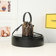 Fendi Mon Tresor bucket bag – full leather in FF 10x12x18cm - 5