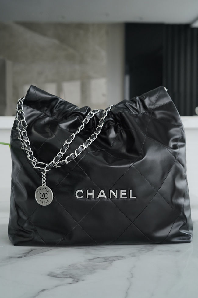 Chanel 22 black silver Handbag size 39x42x8cm - 1