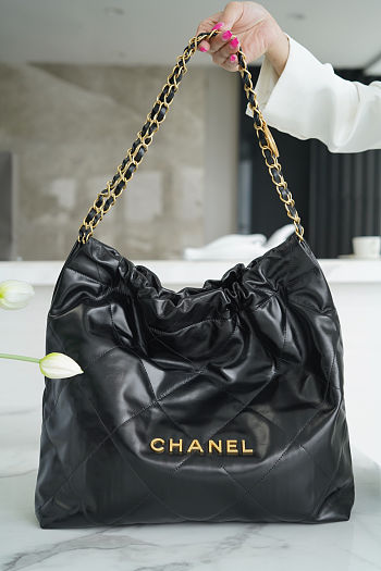 Chanel 22 black Gold Handbag size 39x42x8cm