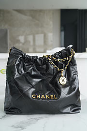Chanel 22 black Gold Handbag size 39x42x8cm - 6