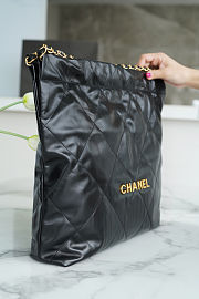 Chanel 22 black Gold Handbag size 39x42x8cm - 4