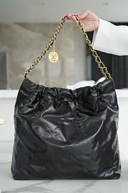 Chanel 22 black Gold Handbag size 39x42x8cm - 3