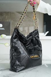Chanel 22 black Gold Handbag size 39x42x8cm - 2