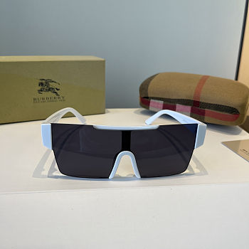 Burberry Logo Print Sunglasses