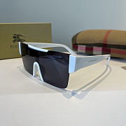 Burberry Logo Print Sunglasses - 4