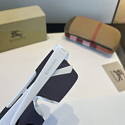 Burberry Logo Print Sunglasses - 3