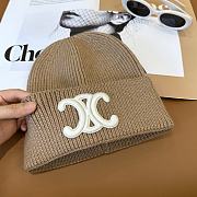 Celine's classic knit hat - 3