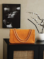 Spring/Summer 2026 yellow suede Chanel Classic Flap bag 18x33x8 cm - 4