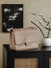 Chanel 2026 Spring/Summer runway collection Beige shoulder bag 33x23x11cm - 6