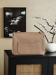 Chanel 2026 Spring/Summer runway collection Beige shoulder bag 33x23x11cm - 4