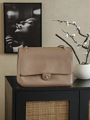 Chanel 2026 Spring/Summer runway collection Beige shoulder bag 33x23x11cm - 2