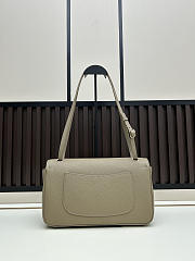 2026 Spring/Summer runway collection Chanel Maxi Flapbag 29x10x18 - 6