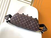 Louis Vuitton Christopher MM in Monogram Pigment canvas 41 x 48 x 13 cm  - 5