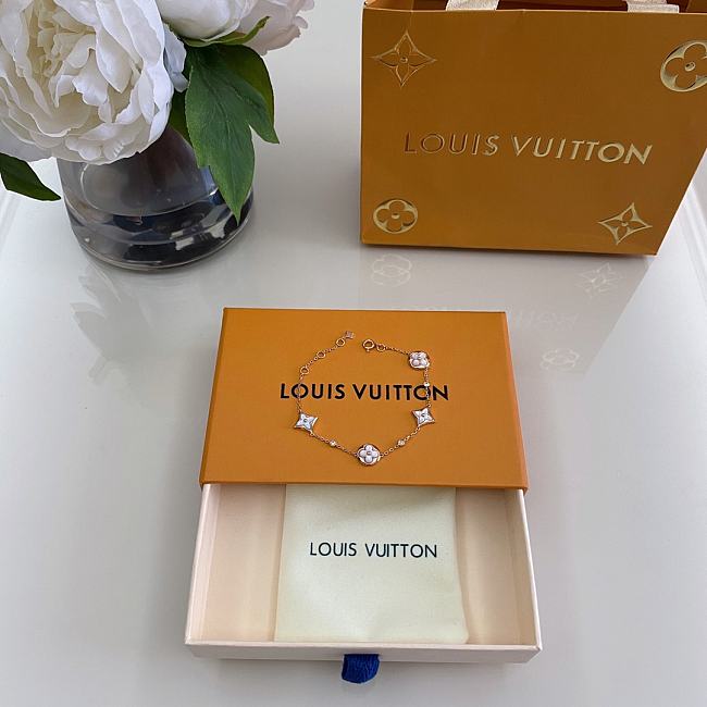 Louis Vuitton's latest Blooming four-flower bracelet - 1