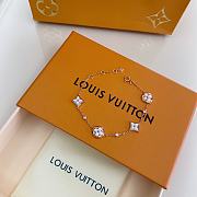 Louis Vuitton's latest Blooming four-flower bracelet - 6