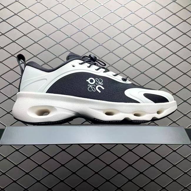 On Running Cloudsolo LOEWE Black Eggshell 3WF30605476 - 1