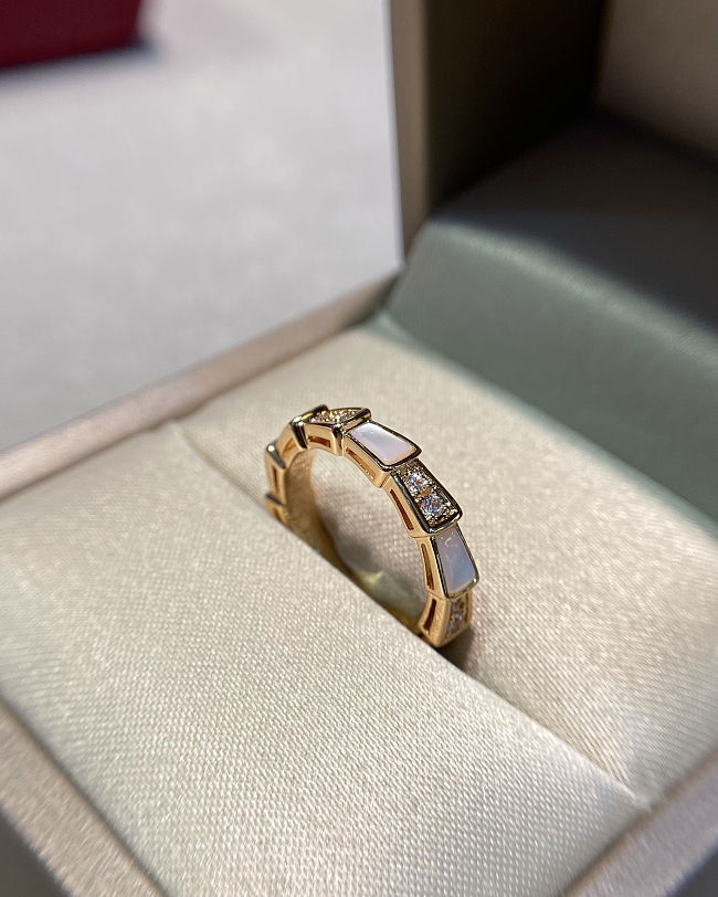 Bvlgari diamond-encrusted white serpentine ring - 1