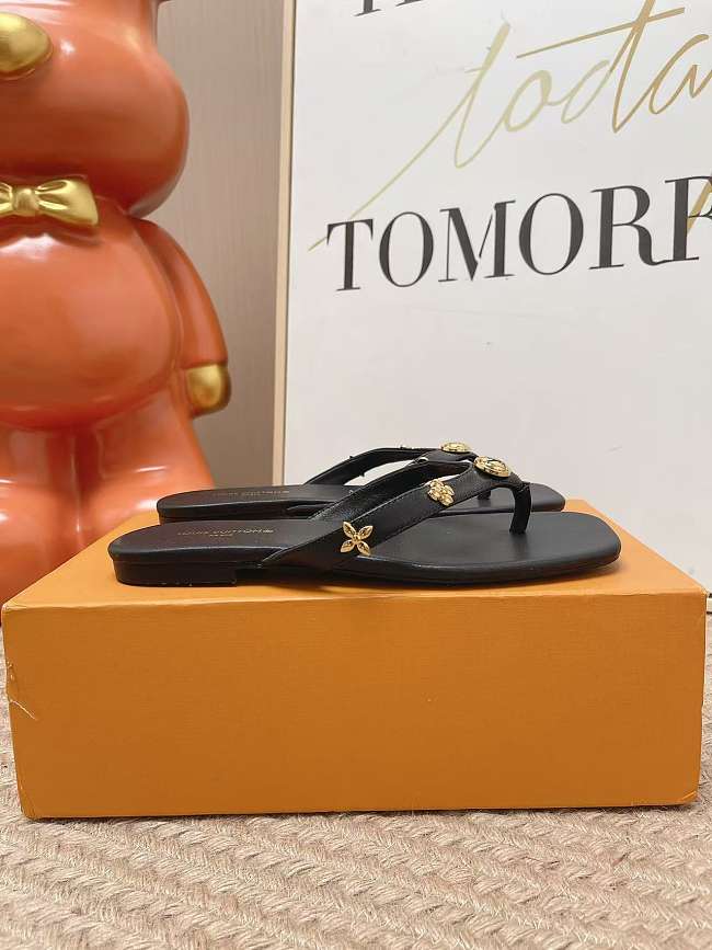 Louis Vuitton Gaia Flat Thong - 1
