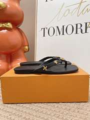 Louis Vuitton Gaia Flat Thong - 5